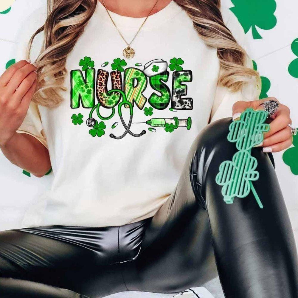 St. Patricks Day Nurse Shamrock Holiday Gift Retro T-Shirt